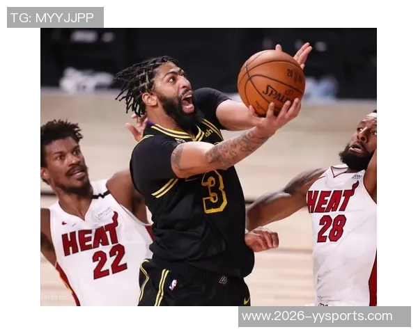 果阿队主场球员通道灯牌损坏严重引发球迷热议