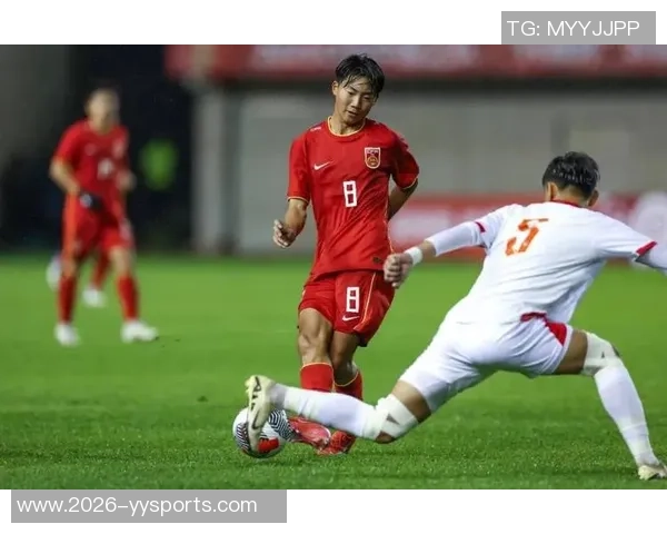 中国队确认参赛蒙太古杯邝兆镭身穿国足战袍亮相海报引期待